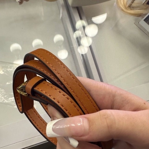 SALE rare mcm aren gold chain crossbody purse - Picture 7 of 9